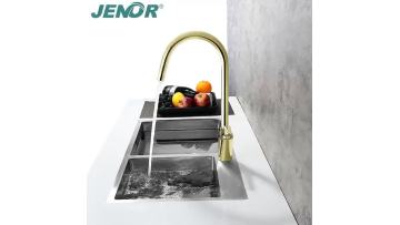 Apply Various Materials Kitchen Faucet