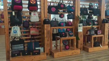 Meiyi Samples Display
