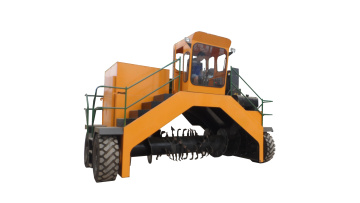M4300 wheel-type compost turner
