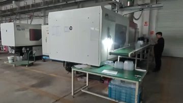 High-Speed Injection Molding Line – IML Labeled Cup and Box Production