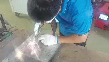 1500W Portable Handheld Fiber Laser Welding Welder Equipment Machine for Metal Aluminum Copper1