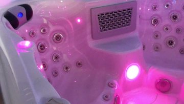 3307 Whirlpool Spa Tub