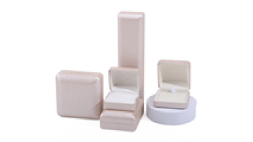 Wholesale custom logo New luxury jewelry packaging box Bracelet bracelet storage box necklace Gold leather ring jewelry box1