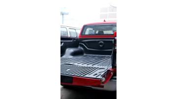 Pickup bed liner waterproof easy clean