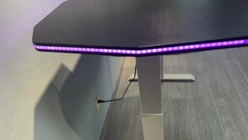 Gaming desk
