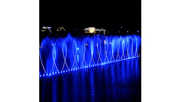 Outdoor swinging fountain