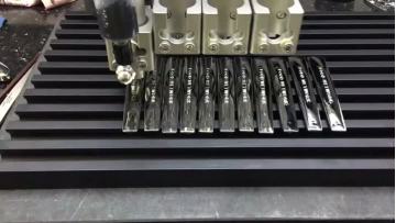 Coloring the zipper pull tab