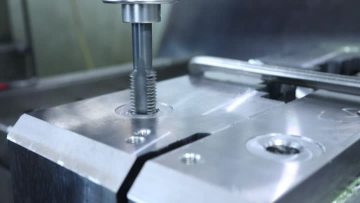 Die-cast hardware mold base