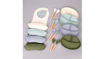 Custom Logo Printed 4Pcs Bpa Free Toddler Kids Baby Feeding Set Box Suction Silicone Bowl1