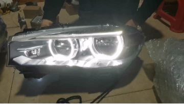 BMW X5 adaptive LED headlight