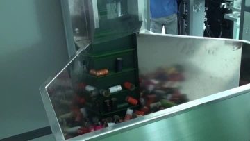 Bottle cap side automatic hot stamping machine.mp4