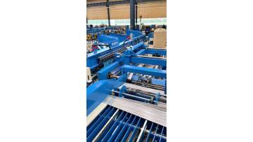 Full automatic fence mesh welding machine
