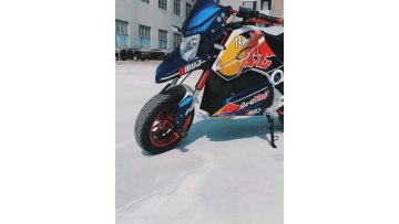 2021 New Design 2000W Electric Motorcycle for Adults1