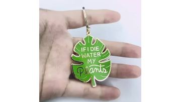 Custom Enamel Keychain Of Leaf Design 