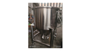 SS304/SS316L Stainless Steel Industrial Powder Storage Tank Safe and Movable Storage Tank1