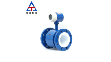 Large scale electromagnetic flowmeter