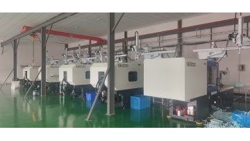 Injection molding machine equipment