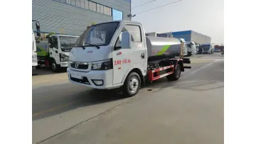 Premium Quality Dongfeng 2.5cbm Mini Water Sprinkler Truck1