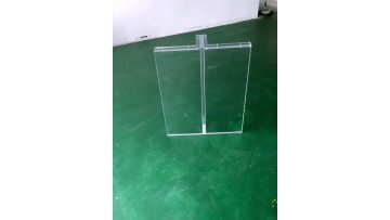 The transparent acrylic table legs are exquisitely crafted