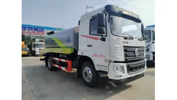 New Arrival Dongfeng 4X2 12.32cbm High-Pressure Street Water Truck1