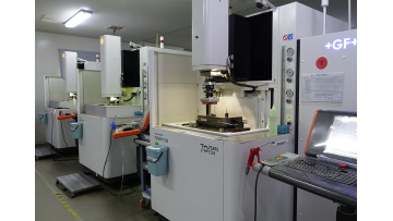Plastic products injection moulding video
