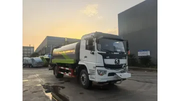 Cost-Effective Shacman 4X2 10.33cbm Small-Scale Road Watering Vehicle1