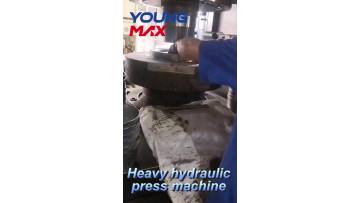 Heavy hydraulic press and mould