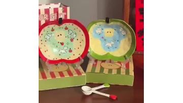 The tableware that has been asked about a lot! The small apple-shaped bowl is extremely cute.