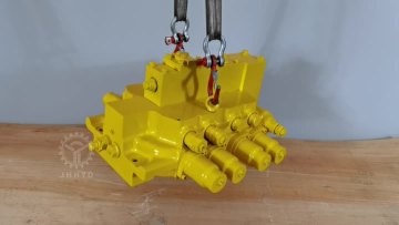 PC1250-8 main control valve
