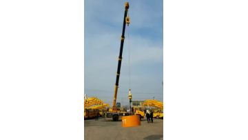 XCMG crane truck.mp4