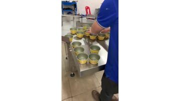 Automatic rotary bottle unscrambling machine