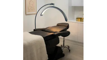 Professional LED Moon Light for Eyelash and Skincare Treatments1