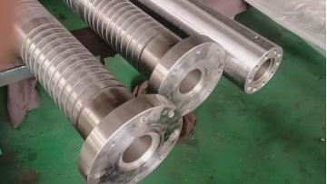 Bimetallic screw and barrel for extruder