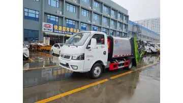 New Arrival Dongfeng 4X2 5cbm 140HP Compact Refuse Compactor Truck1