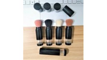 Refillable Kabuki Powder Brush with Short Handle and Dispensing Pump1