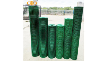 Ready to ship 3x3cm  1.6mm wire 18m green fencing net iron wire mesh roll1