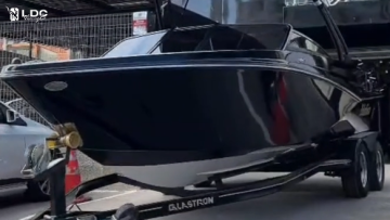 Speedboat install wrap film piano black