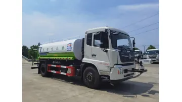 New Arrival Dongfeng 4X2 13.32cbm Garden Maintenance Sprinkler Truck1