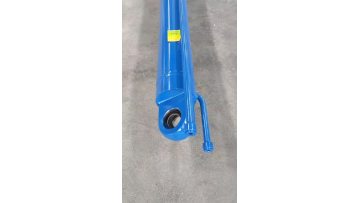 Mechanical arm telescopic oil cylinder 125/70-3100