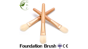 Wooden Handle Foundation Brush