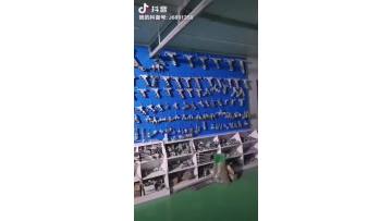 18.Sample room