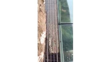 grating walkway.mp4