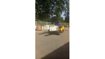Forklift Wiht Bale Clamps.mp4