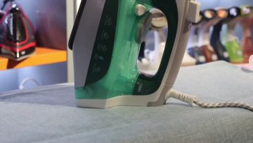 Steam iron R.1201