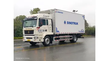 Professional-Grade Shacman 4X2 6.8m 290HP Refrigerated Insulated Truck1