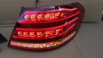 2011 mercedes e350 tail light