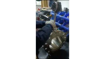 In the production of various caliber vortex street flowmeters