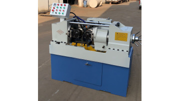 Rod thread rolling machine