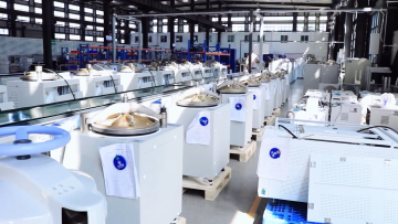 Biobase CN 100L mini  laboratory Biochemistry Incubator LED display easy to move incubator fans1