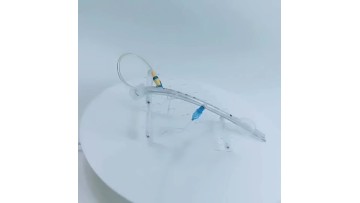 Standard endotracheal tube with suction lumen 